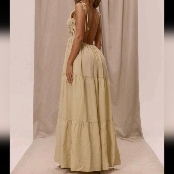 Halterneck Plunge Front Ruched Tiered Elegant Boho Romantic Linen Feel Maxi Dres - Picture 2 of 4